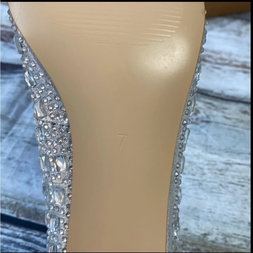 OMINE Women’s Pointed Toe Heels – Silver Rhinestone Embellished – Size 7